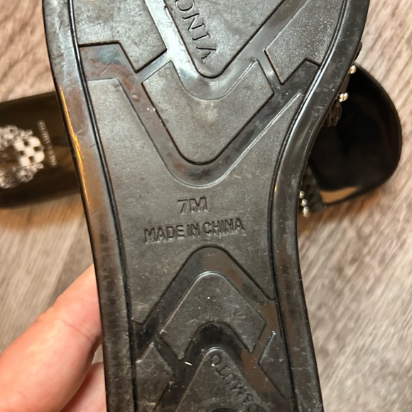 Vince Camuto Black Rubber Sandals | 7 - Picture 5 of 9